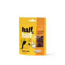 Ласощі для котів Half&Half у формі м`ясних шматочків з куркою, 50 г